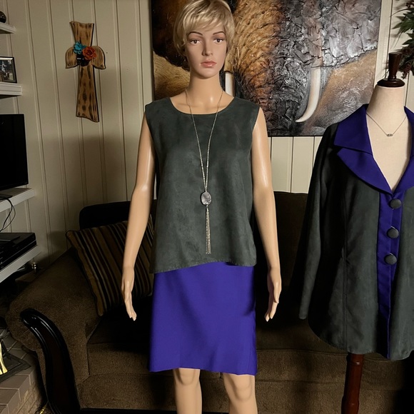 Dianaira • Size 12 • 4 Piece Outfit • Blazer/Blouse/Pants/Skirt • Purple/Gray - Picture 4 of 16